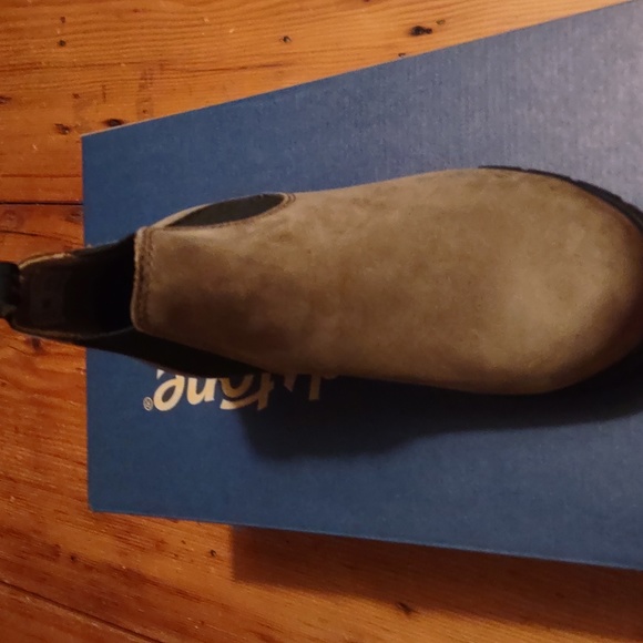 New in box blundstone stone nubuck low heel elastic short boot sz 4.5  USA 7.5 - Picture 3 of 8